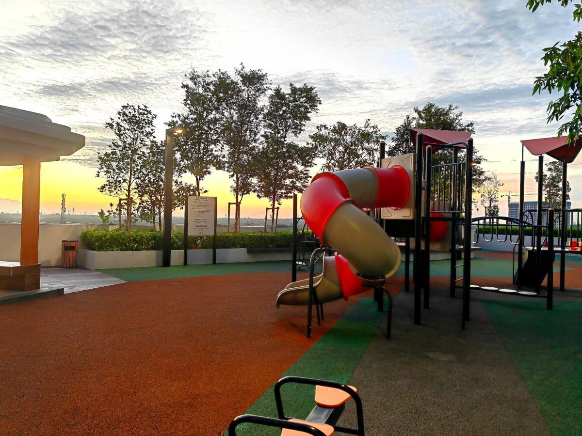 Alanis Residence 7 Pax @ Sepang Klia Kota Warisan Екстериор снимка