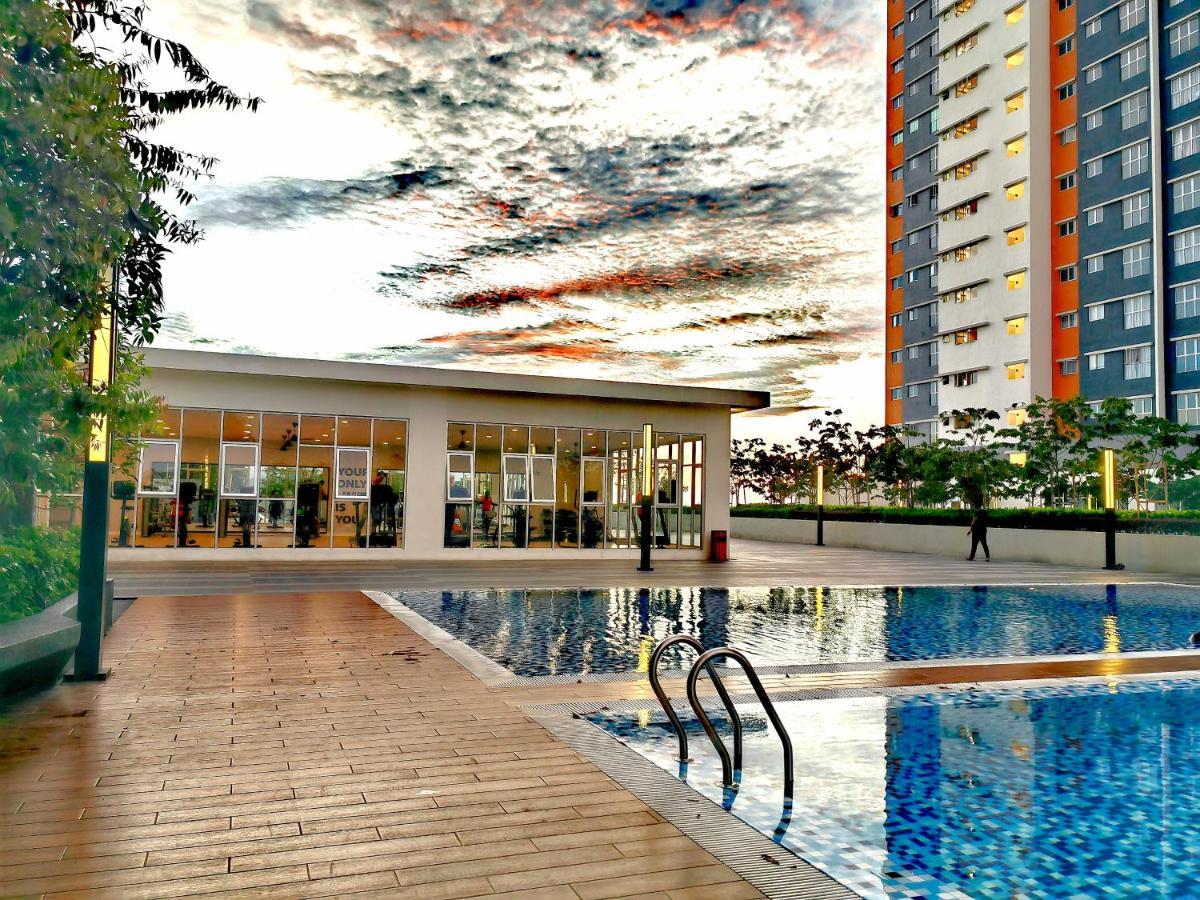 Alanis Residence 7 Pax @ Sepang Klia Kota Warisan Екстериор снимка