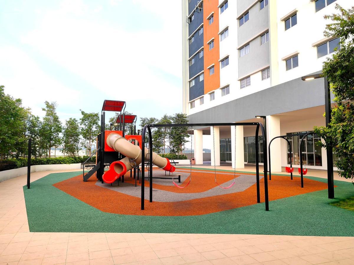 Alanis Residence 7 Pax @ Sepang Klia Kota Warisan Екстериор снимка